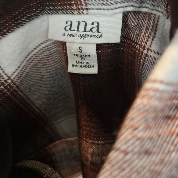 Bundle of 4 Ladies Light Flannel Shirts by  a.n.a. Size Small - Picture 13 of 13